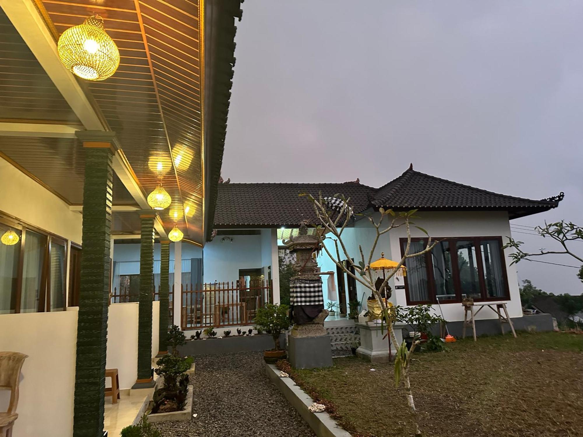 Апартаменты Bali Basuki Retreat Center Besakih Экстерьер фото